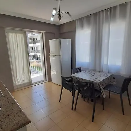 Four Two Bathrooms In The Center Of 费特希耶