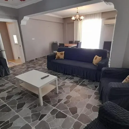 Four Two Bathrooms In The Center Of 费特希耶