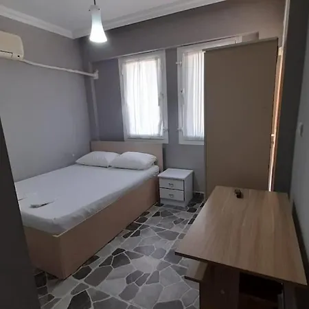 Four Two Bathrooms In The Center Of Apartment *