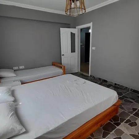 Four Two Bathrooms In The Center Of Apartment *