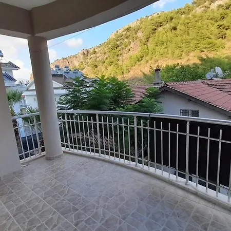Four Two Bathrooms In The Center Of Apartment