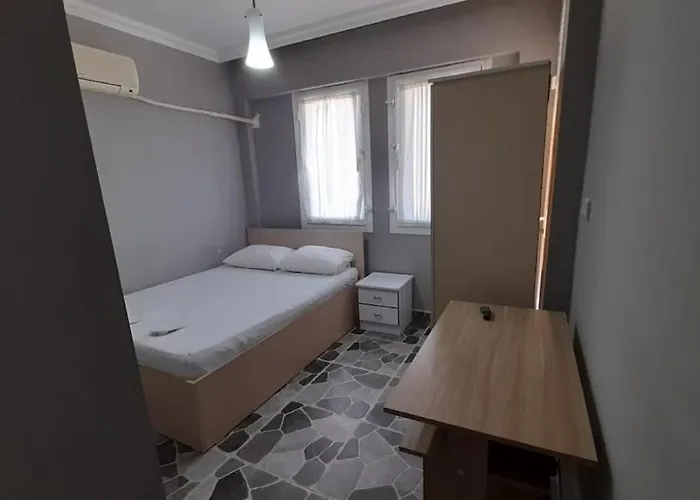Four Two Bathrooms In The Center Of Apartment *